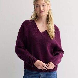 Old Navy V-Neck Sosoft maroon oversized sweater women's small (016)
